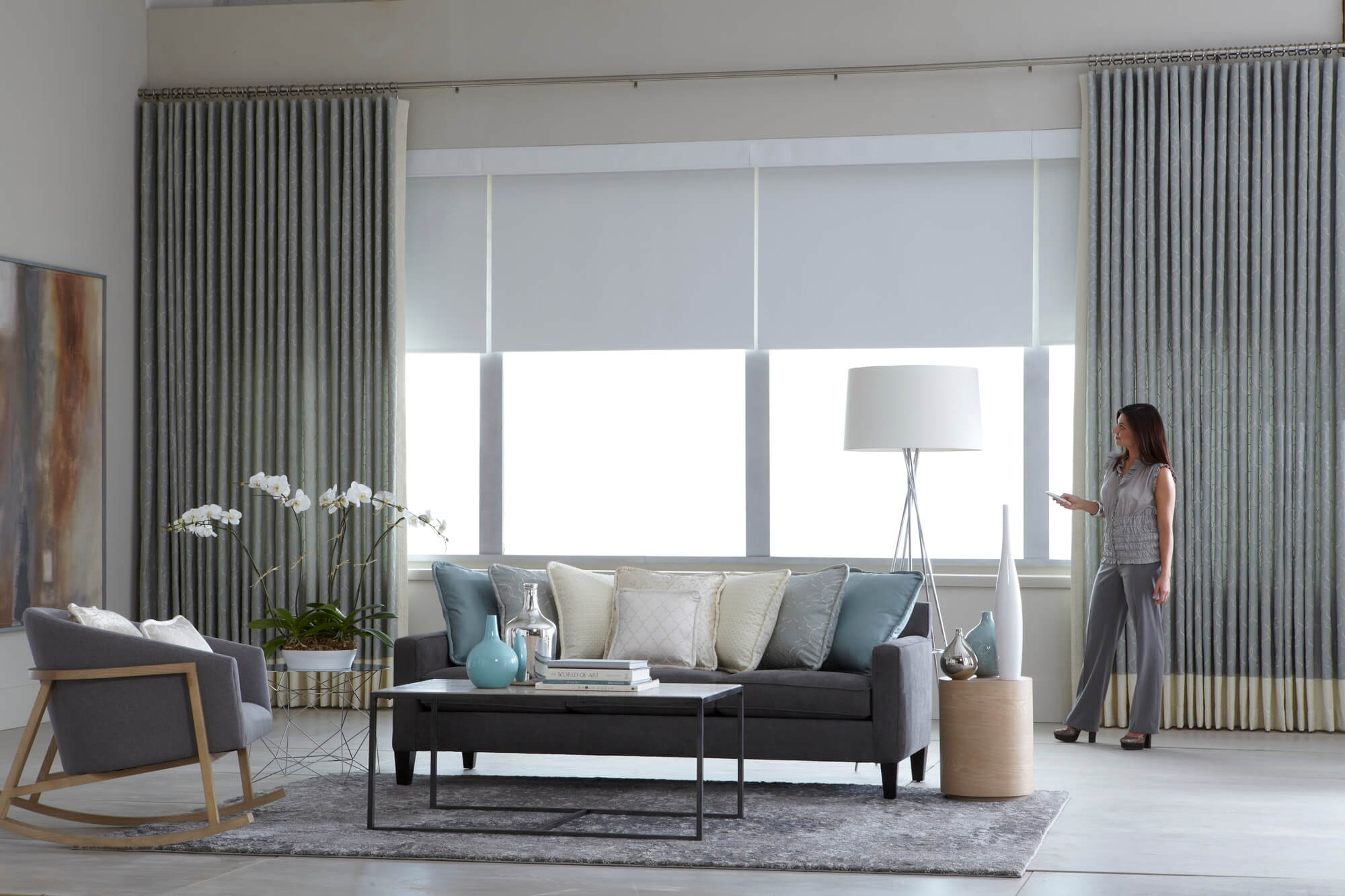 Jan.2024-Blog-Popular-Interior-Design-Trends-For-The-New-Year-Motorized-Roller-Shades.Winnipeg